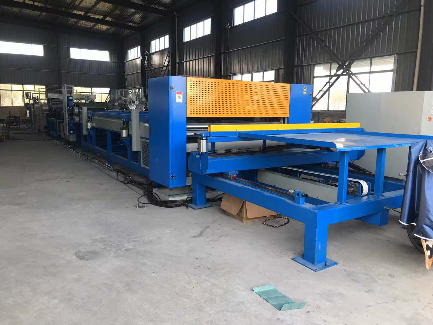 Honeycomb Board machine
