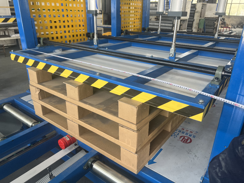 pallet assembly machine